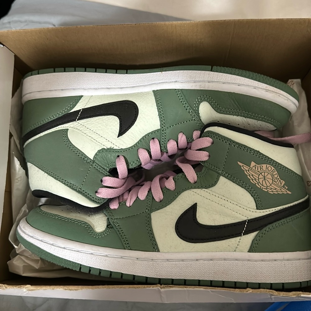 COPY - Air Jordan 1 mid